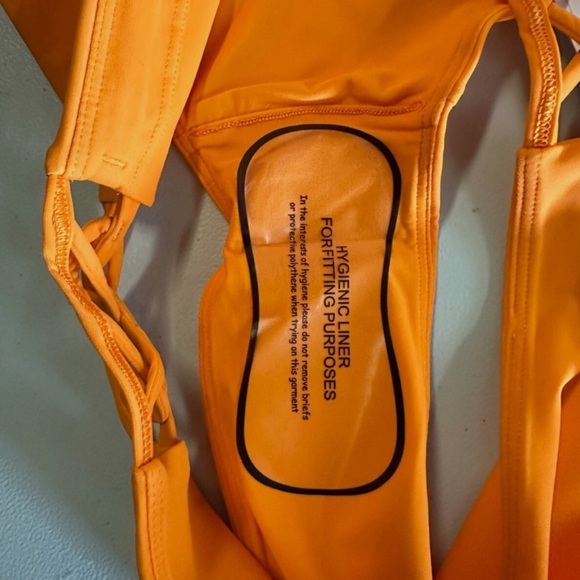 Lululemon Coastline Bottom in Vivid Amber - Picture 7 of 9